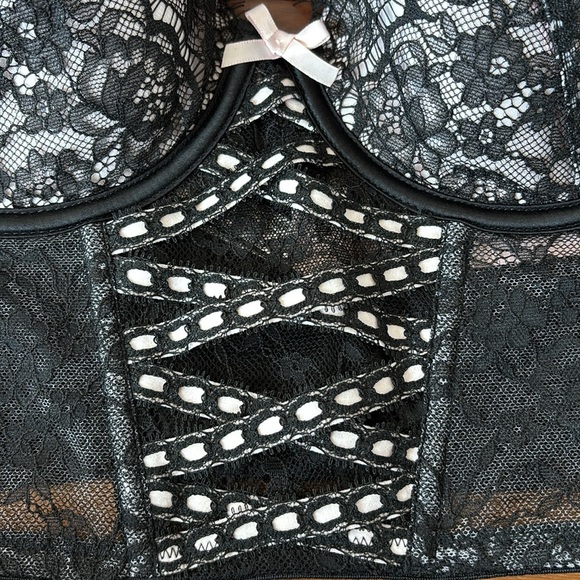 NWT Victoria’s Secret corset - Picture 2 of 5